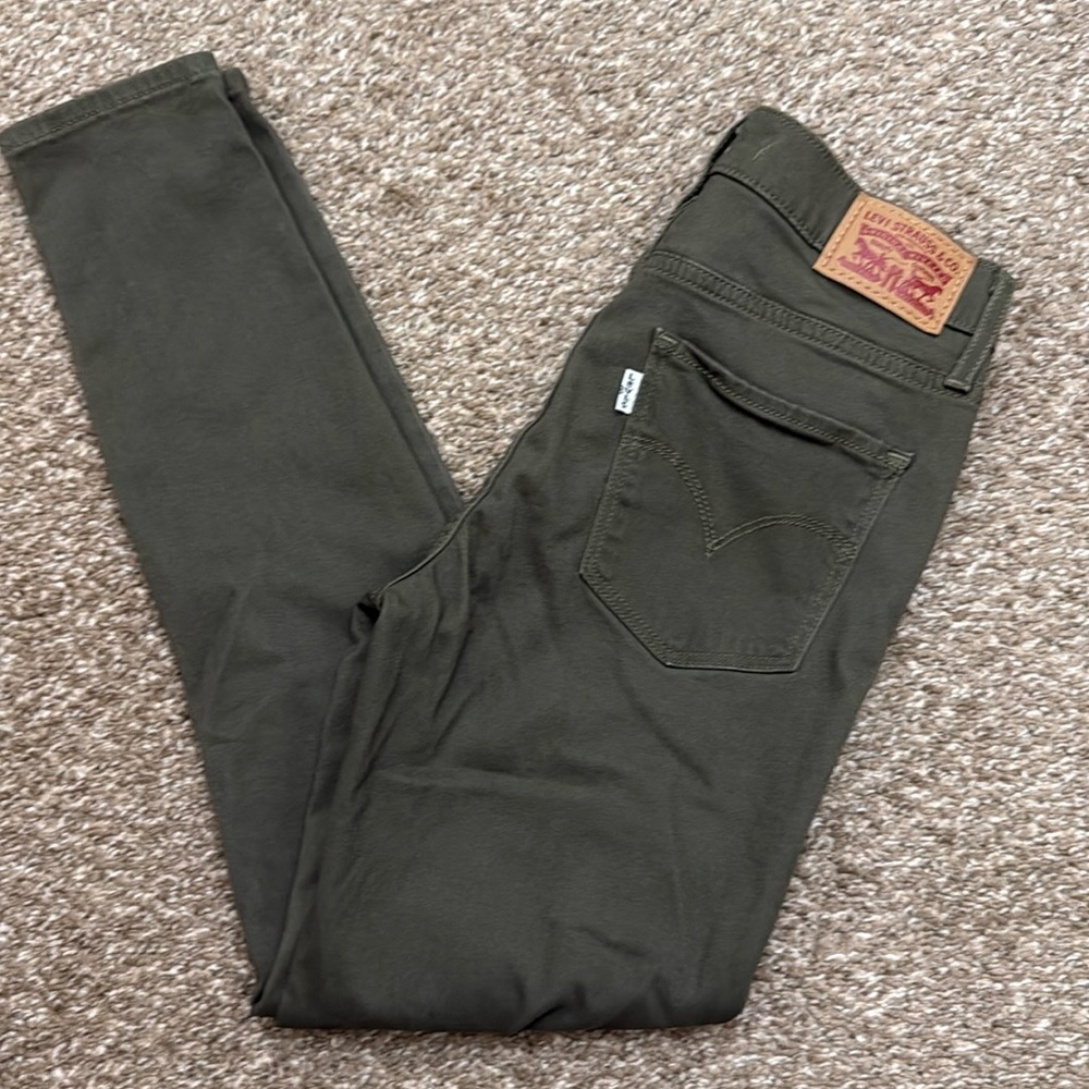 Levi's 720 High Rise Supper Skinny Crop Jeans